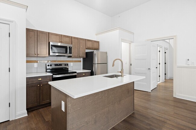 Photo - 401 Martin St