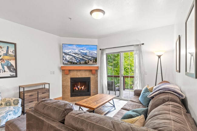 Building Photo - 5501 Lillehammer Ln Rental
