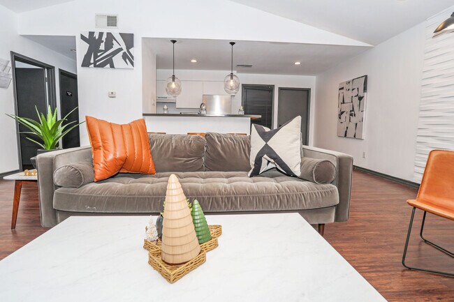 Photo - Thompson Place