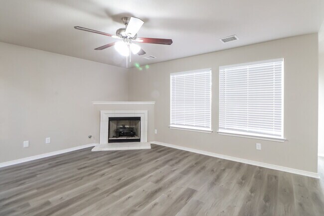 Photo - 15524 Sarah's Creek Dr