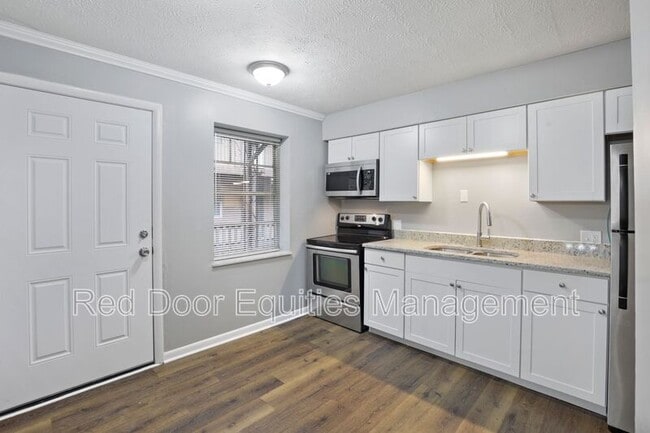 Photo - 123 Walnut St