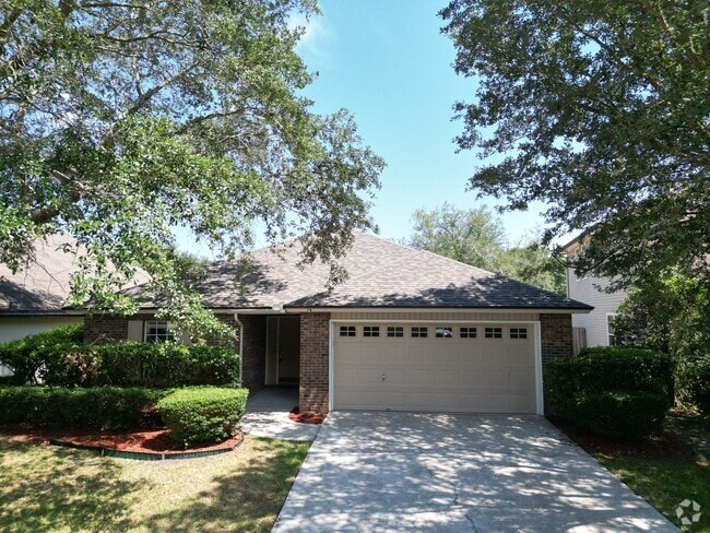 Building Photo - Oakleaf - Four Bedroom Rental