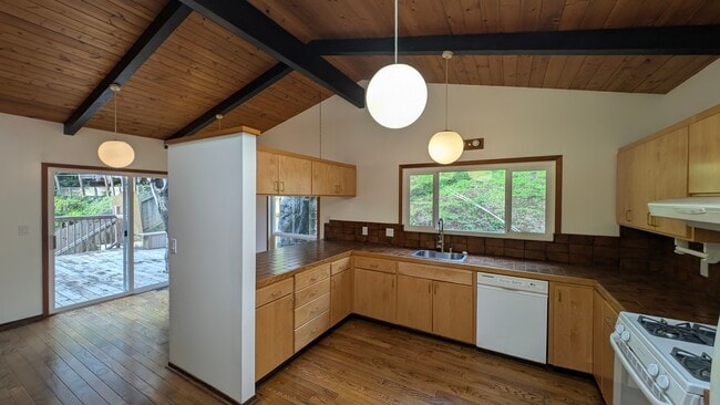 Photo - 128 Bothin Rd