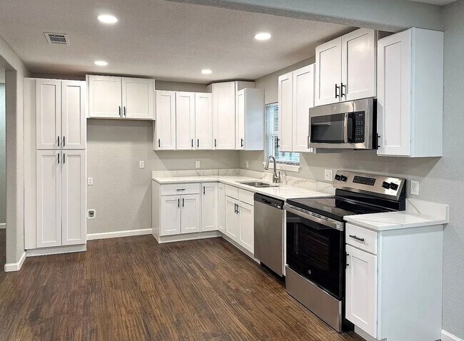 Photo - 211 Wanda Dr