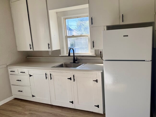 3367 E 102nd St Unit 3367 Down