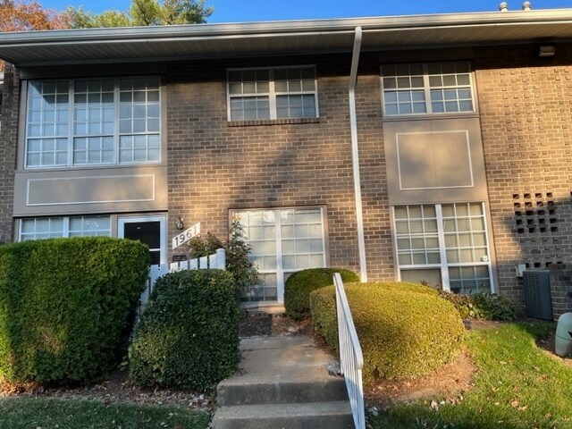 Photo - 1961 Kennedy Dr