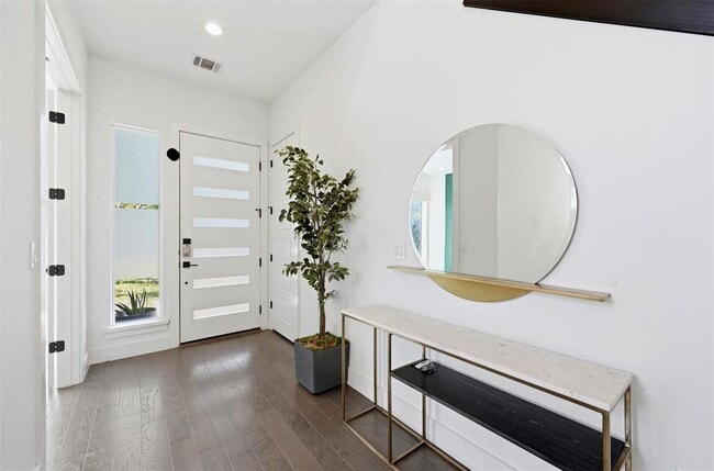 Photo - 904 Catalpa St