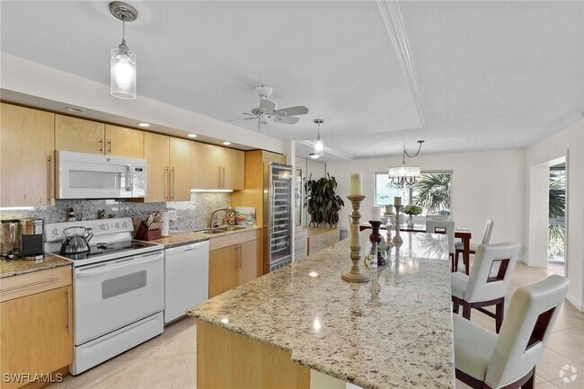 Building Photo - 1930 Gulf Shore Blvd N Unit A302A Rental