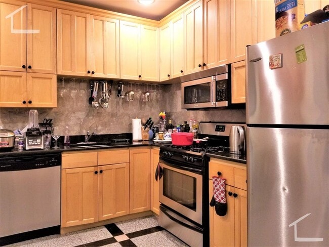 Walk to BU. Central Coolidge Corner Locati... - Walk to BU. Central Coolidge Corner Locati...