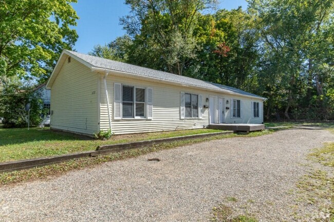 Building Photo - 2130 Miller Rd Unit #2 Rental