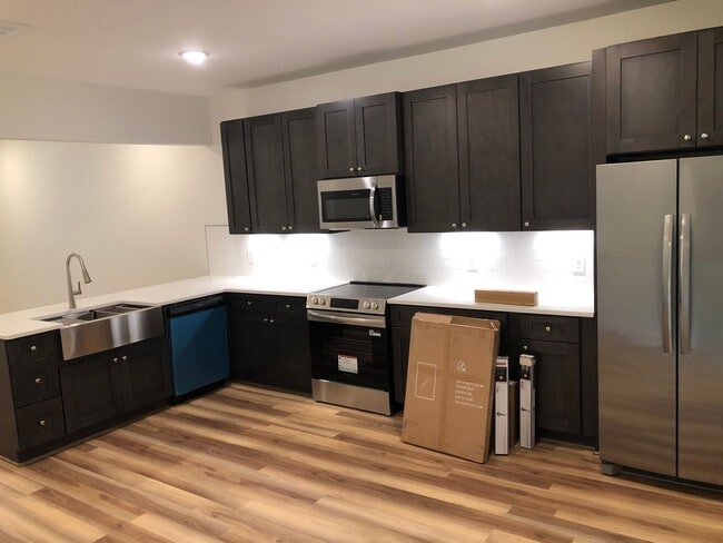 Photo - r38 Unit r38