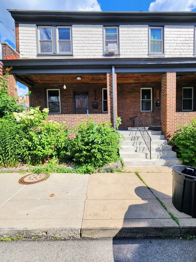 Building Photo - 4224 Geneva St