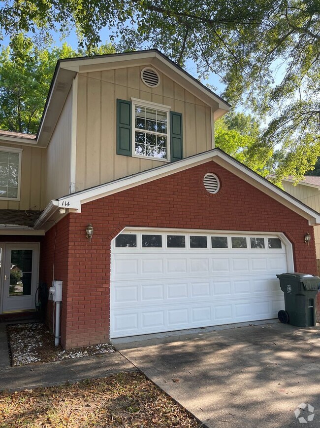 Building Photo - Candle Brook Duplex Rental