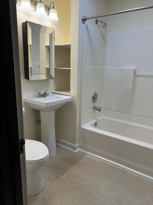 Photo - 508 W Marion St