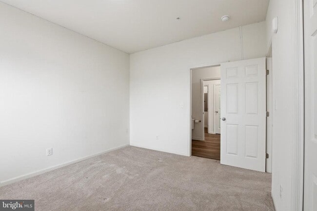 Photo - 5002 Pebble Ln W Unit E
