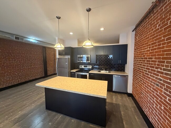 Building Photo - Penn Ave Unit 2