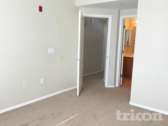 Photo - 3250 W Greenway Rd