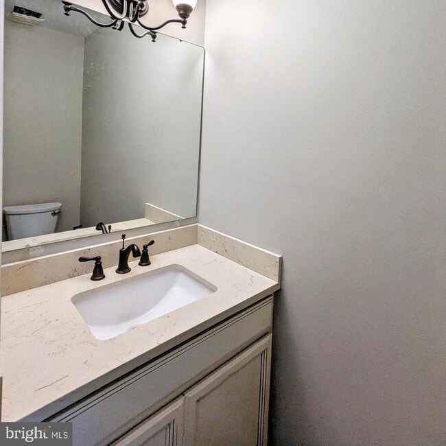 Photo - 54 Piccadilly Cir