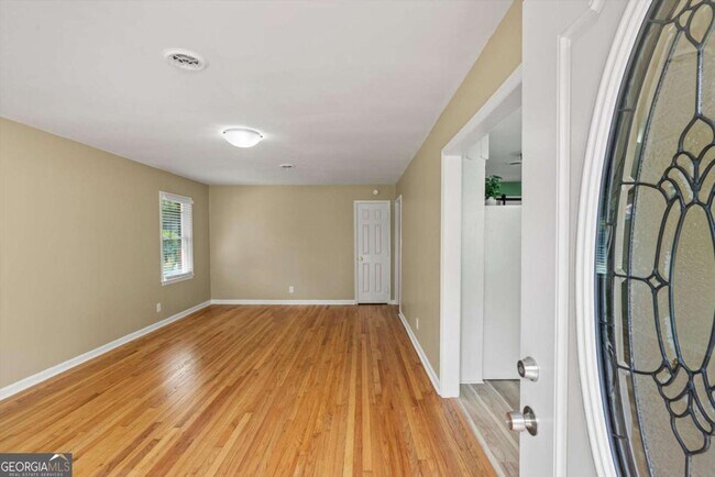 Photo - 628 S Evelyn Pl NW