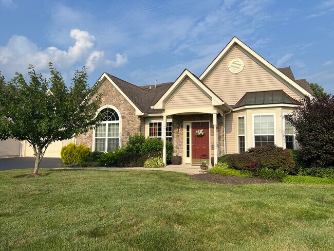 Photo - 16 Pebble Beach Dr Townhome