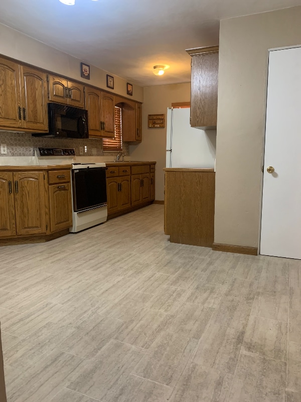 Photo - 3638 Koeln Ave