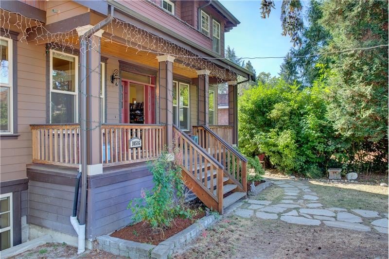 Photo - 10516 20th Ave NE (Seattle, WA)