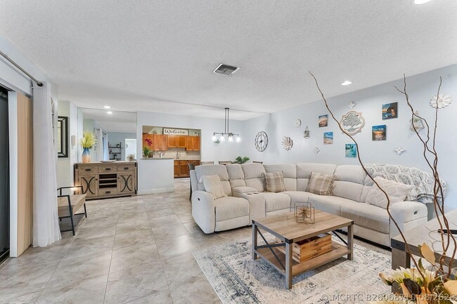 836 NW 29th Ave