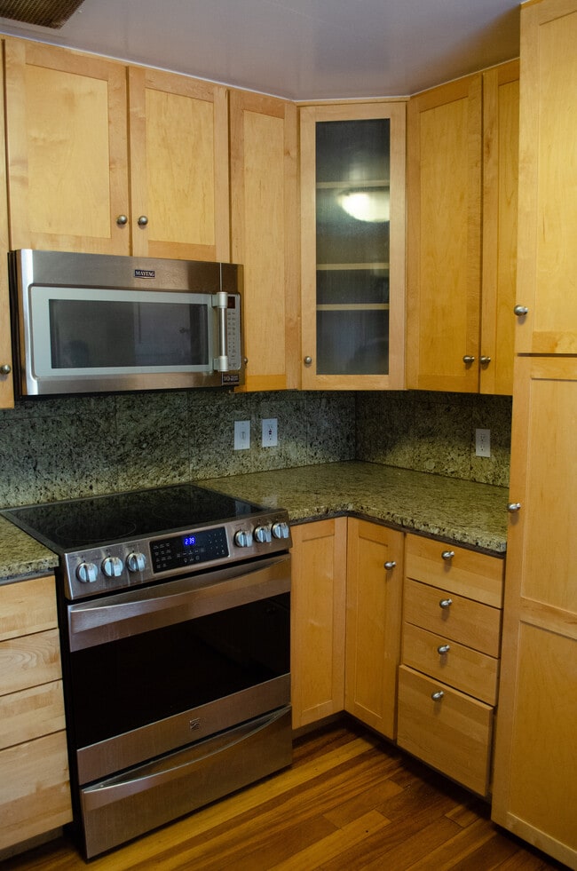 Kitchen - Electric Range & Mcrowave