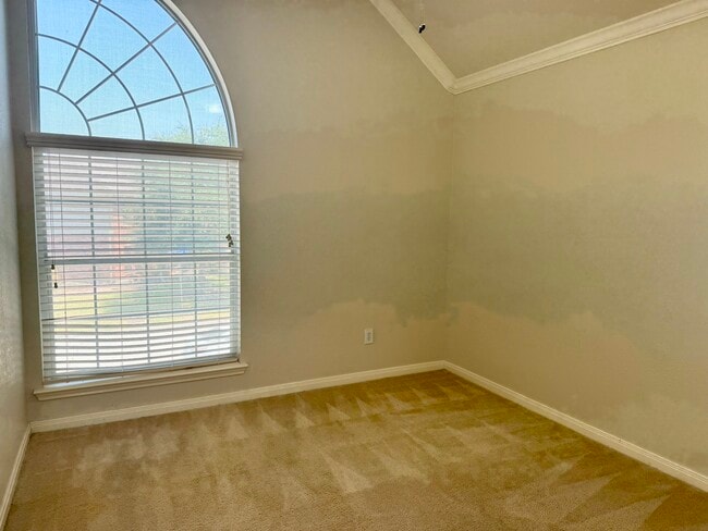Photo - 202 Almond Dr
