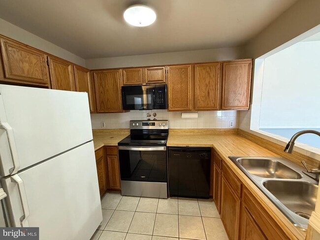 Photo - 102 Piccadilly Ln Unit 203