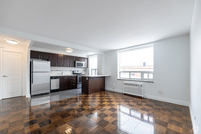2BR, 1BA - 752SF - Living Room
