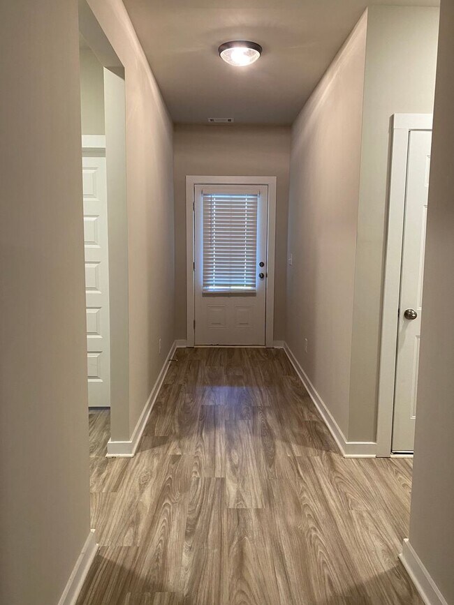 Photo - 140 Ridgeview Cir