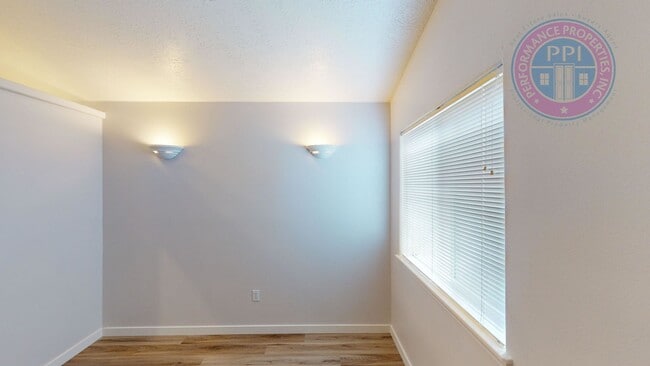Photo - Two Level Cascadia Village Home- Great Flo...