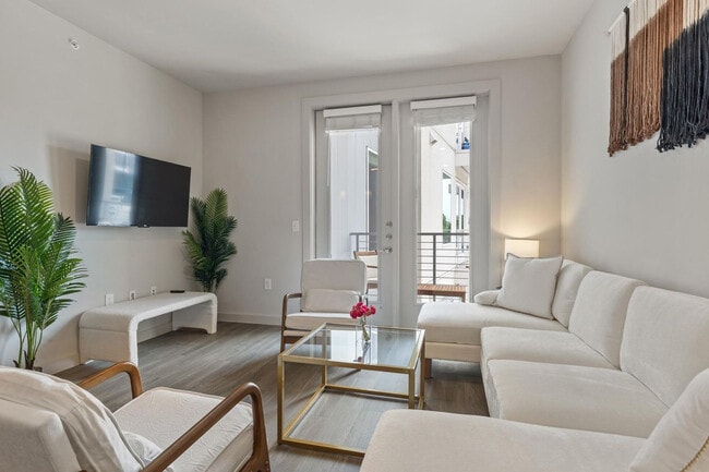 Building Photo - 5820 1/2 Cameron Rd Unit FL2-ID1303392P