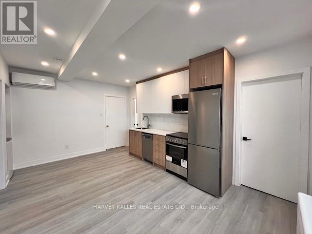 Photo - 1982 Eglinton Ave W