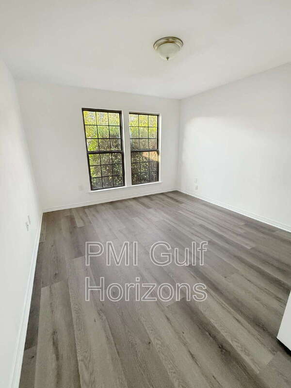 Photo - 8657 El Paseo St