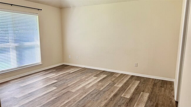 Building Photo - 5808 Forest Timbers Dr