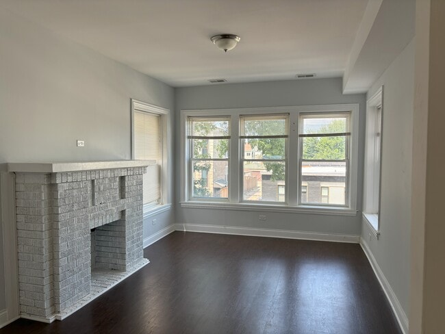 Building Photo - 3613 W Palmer St Unit 2 Rental