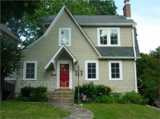 Photo - 1621 N Taylor St