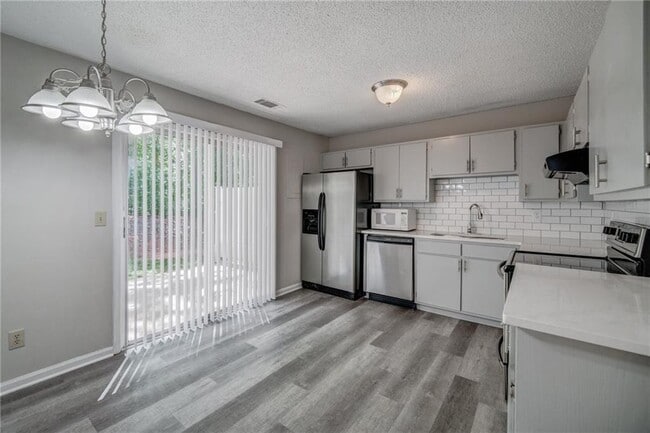 Photo - 4084 Hidden Hollow Dr Unit B