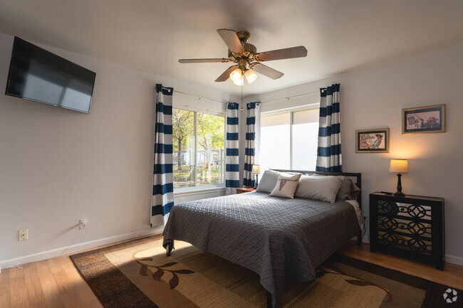 Building Photo - 4419 A Gillis Unit Gillis A Rental