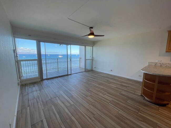 Photo - Lahaina Roads Oceanfront One Bedroom Unit 307