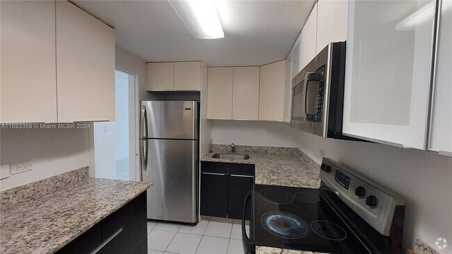 Building Photo - 999 Brickell Bay Dr Unit 706 Rental