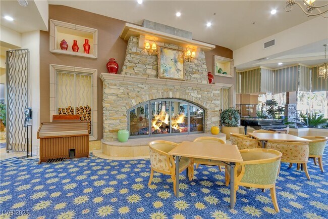 Photo - 63 Cascade Lake St