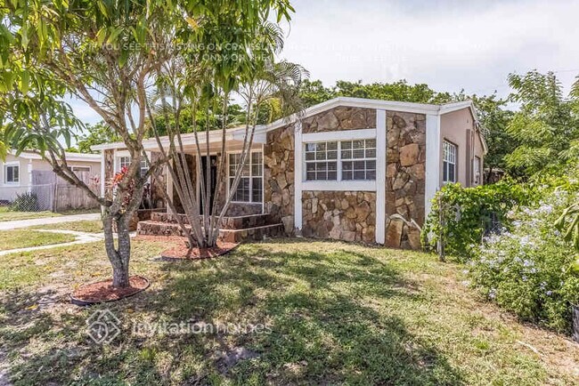 Photo - 3531 SW 15th Ct
