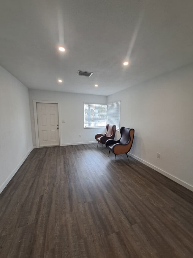 Photo - 2835 SW 2nd Ave