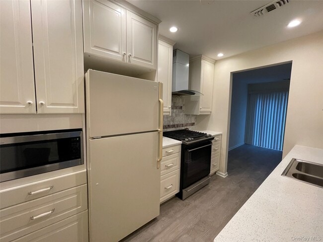 Photo - 327 N Greeley Ave