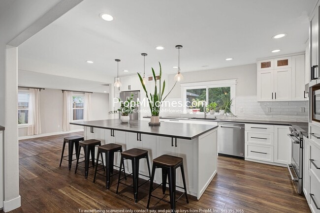Photo - 503 NE Birchwood Terrace