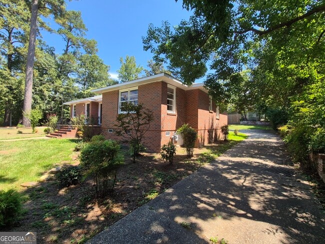 Photo - 1908 Garrard St