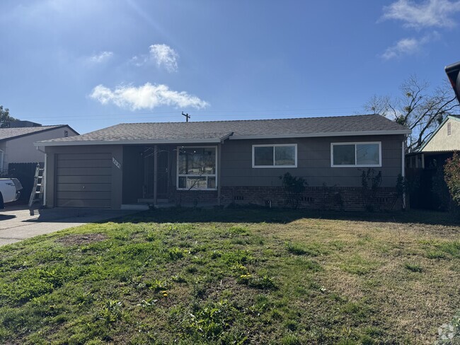 Building Photo - 2036 Bowling Green Drive Rental